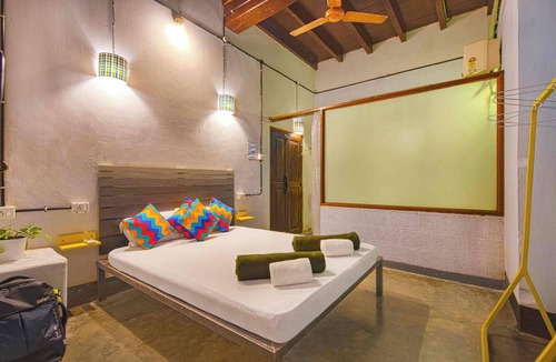 Sea View Ward Hostel | goSTOPS Lite Alleppey