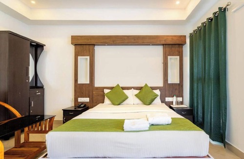 Kunchithanny Hotel | Grace Grand Resort Munnar