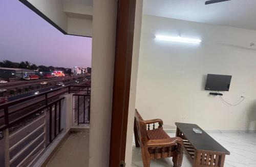 Moratandi Hotel | Gravity Groups AARA Residency - Near Jipmer Sangamithra