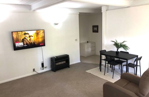 Avalon Beach Apartment | Great location, spacious apartment.