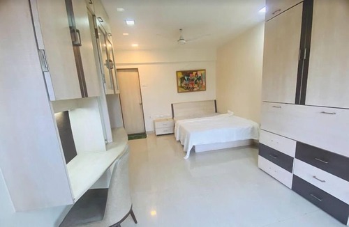 Bandra East Apartment | Green Stay