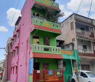 Kanchipuram House | Guest House Near Kamatchi Amman Temple Non AC and No Car Parking check in at 8Pm and Checkout at 8Am