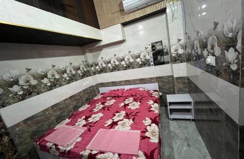 Amritsar Hotel | Guru Nanak Dev Ji Yatri Niwas Just 2 minutes walk to Golden Temple