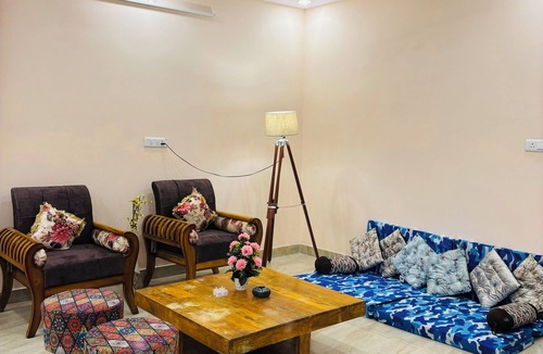 South West Apartment | Happy Homezz - Spacious 4BHK corporate apartment in fabulous Delhi