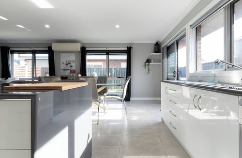 East Devonport Apartment | Happy Tails Devonport