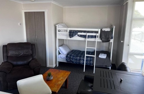 East Devonport Cabin | Have a Tasmanian adventure—beautiful scenery/plenty of room options