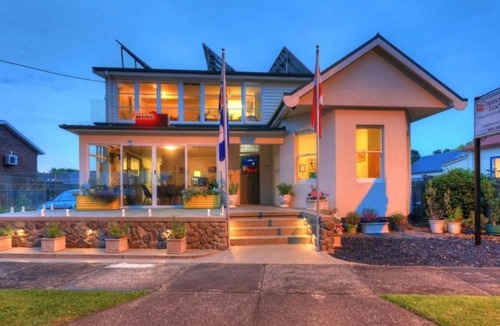 East Devonport Cabin | Have a Tasmanian adventure—beautiful scenery/plenty of room options