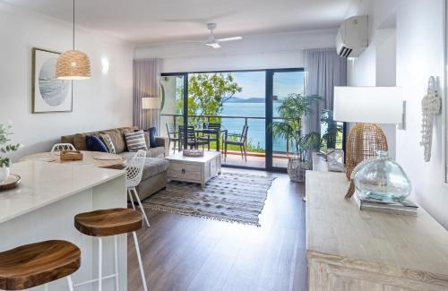 Hamilton Island Apartment | Haven on Hamilton Island -private apartment with views & buggy- Recently Renovated