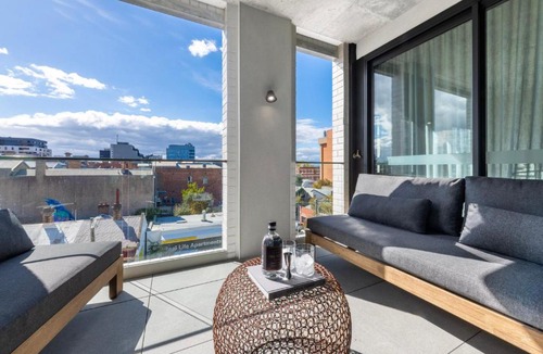 Collingwood Apartment | Hemingway Collingwood - Luxe Apartment