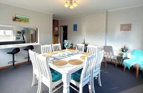 Gravelly Beach House | HENDERSONS, River Views | Pool | Gravelly Beach | Tamar Valley Wine Route