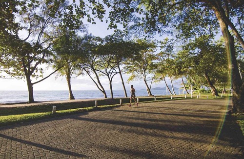 Cairns Central Business District Hotel | Hides Hotel Cairns