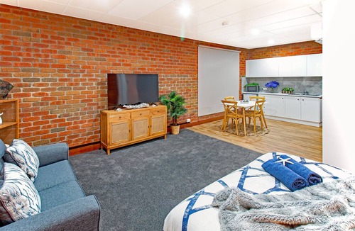 Mallacoota Apartment | High Tide Studio in the Heart of Mallacoota