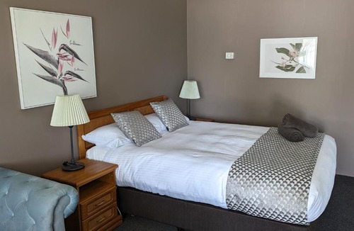 Oberon Hotel | Highlands Motor Inn