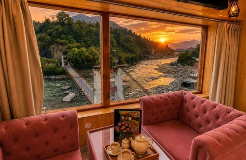 Manali Hotel | Himalayan River Resort, Manali #riverside #big private parking #scenic river & mountain view #open cafe #spacious room #big garden with campfire