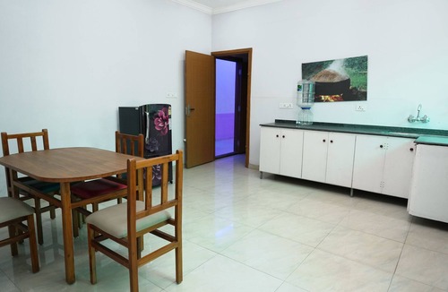 Maradu Apartment | Holiday Home Cochin Located in Ernakulam Near to Gandhi Square, Poonithura.