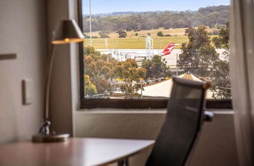Melbourne Airport Hotel | Holiday Inn Melbourne Airport by IHG