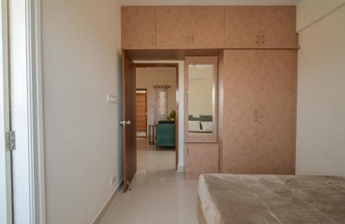 Palm Meadows House | HomeSlice Manor - Premium Apartment in Whitefield