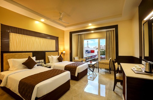 Vadapalani Hotel | Hotel Aadithya