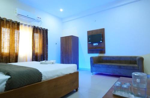 Orchha Hotel | Hotel Aditya Palace & Marriage Garden