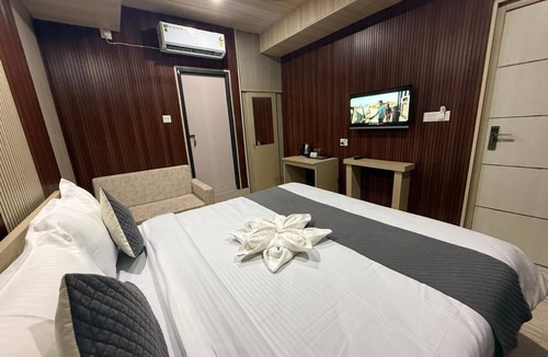Khanapara Hotel | Hotel Alohi Grand