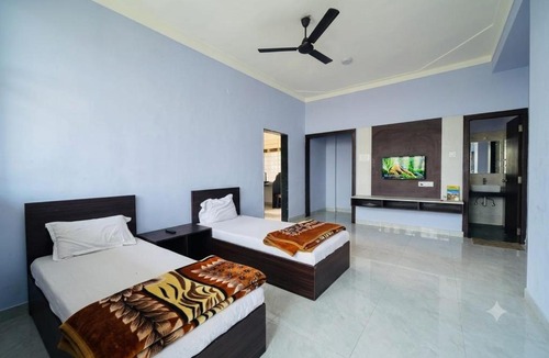 Sasvad Hotel | Hotel Amarendra Stay in