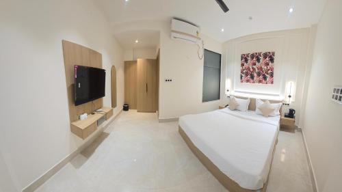 Allahabad Hotel | Hotel Amber Inn - 800m from Prayagraj Junction