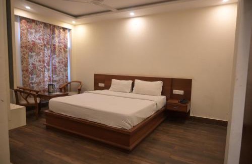 New Manali Bed & Breakfast | hotel apple blossom 2 minutes walking from Mall road