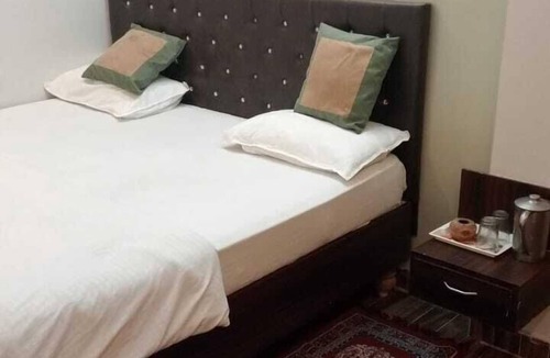 Bihta Hotel | Hotel Basera