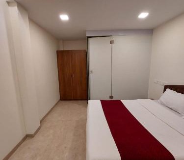 Airport Area Hotel | Hotel Beach Crown Juhu