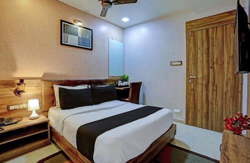 Vikhroli West Hotel | Hotel Blue Inn Residency