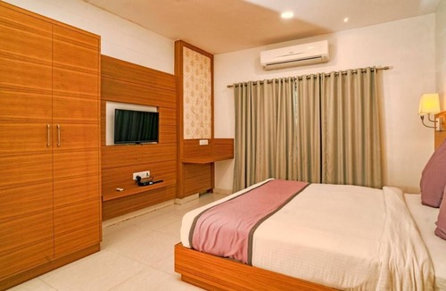 Udaipur City Centre Hotel | HOTEL BLUE ORCHID GROUP OF MR HOTELS