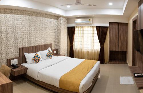 Sualkuchi Hotel | HOTEL BRAHMAPUTRA MADHUKALYA