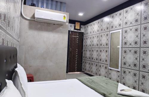 Kurla Hotel | Hotel CASABA Nine