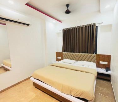 Nathdwara Hotel | HOTEL CHANDRA DEV 966o9o1oo6 just 350mtr from shreenathji temple 5min away By SK