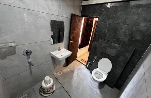 Velankanni Hotel | Hotel Church Way Inn