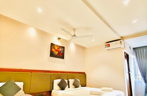 Mahadevpet Hotel | Hotel Emora Keys, 500 Mtrs From Madikeri Fort