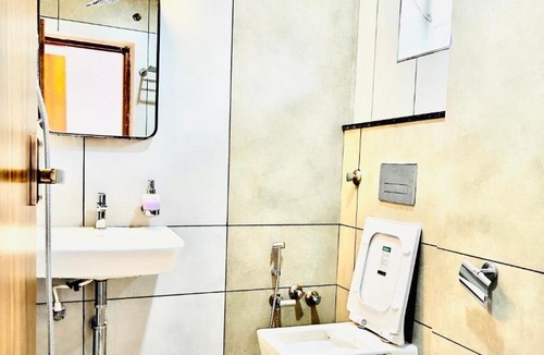 Mahadevpet Hotel | Hotel Emora Keys, 500 Mtrs From Madikeri Fort