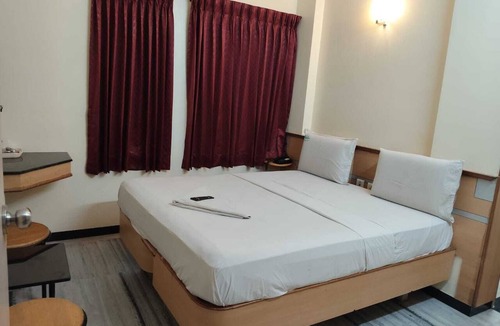 Ram Nagar Hotel | Hotel ESS Paradise