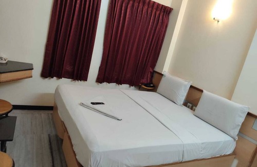Ram Nagar Hotel | Hotel ESS Paradise