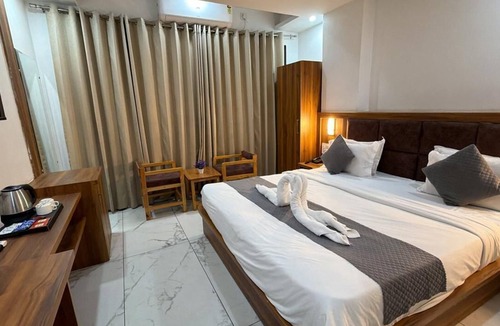 Tapovan Hotel | HOTEL FALLS STREET BY DC HILLS