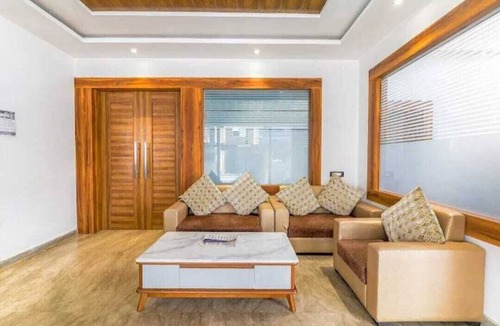 Indira Nagar Hotel | Hotel Global Inn Gold