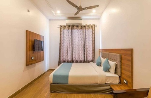 Indira Nagar Hotel | Hotel Global Inn Gold