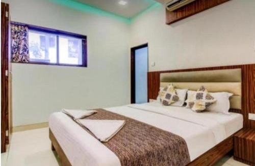 Jogeshwari West Hotel | Hotel Golden Palms