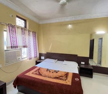 Nathdwara Hotel | Hotel Gopi Vallabh 966o9o1oo6 150mtr from shreenathji temple only By SK