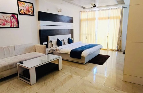 Bhowali Hotel | Hotel Haya Palace View King