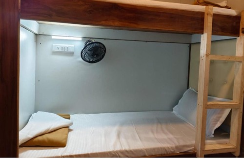 Kalina Hostel | Hotel Ifza Residency Near BKC