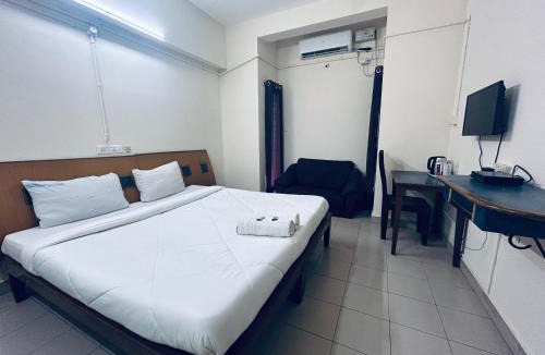 Adyar Hotel | HOTEL IHAM PARADISE - Near Mangalore Central Railway Station - Pets Not Allowed