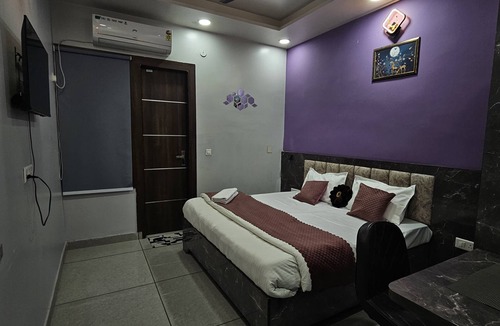 Noida Hotel | Hotel in enchanting Noida with WiFi, AC, Elevator
