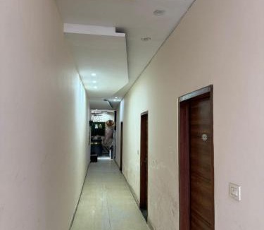 Zirakpur Hotel | Hotel J&B