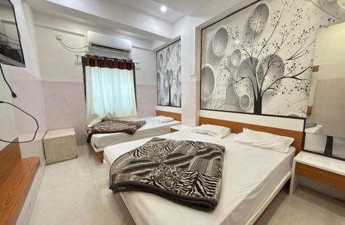 Nathdwara Hotel | HOTEL KAJAL 966O9O1OO6 Just 150mtr from Shreenathji temple By SK